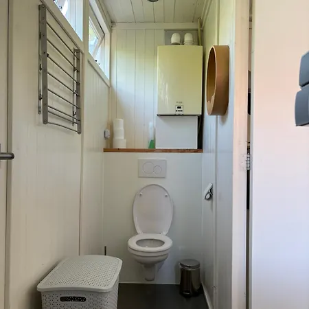 بيت للعطل Tiny House Madame Jeanette Nabij Centrum En Zee